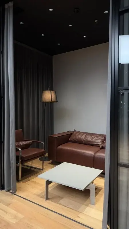 Genesis Office Lux